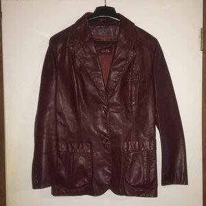Women’s vintage leather Aigner jacket size 16